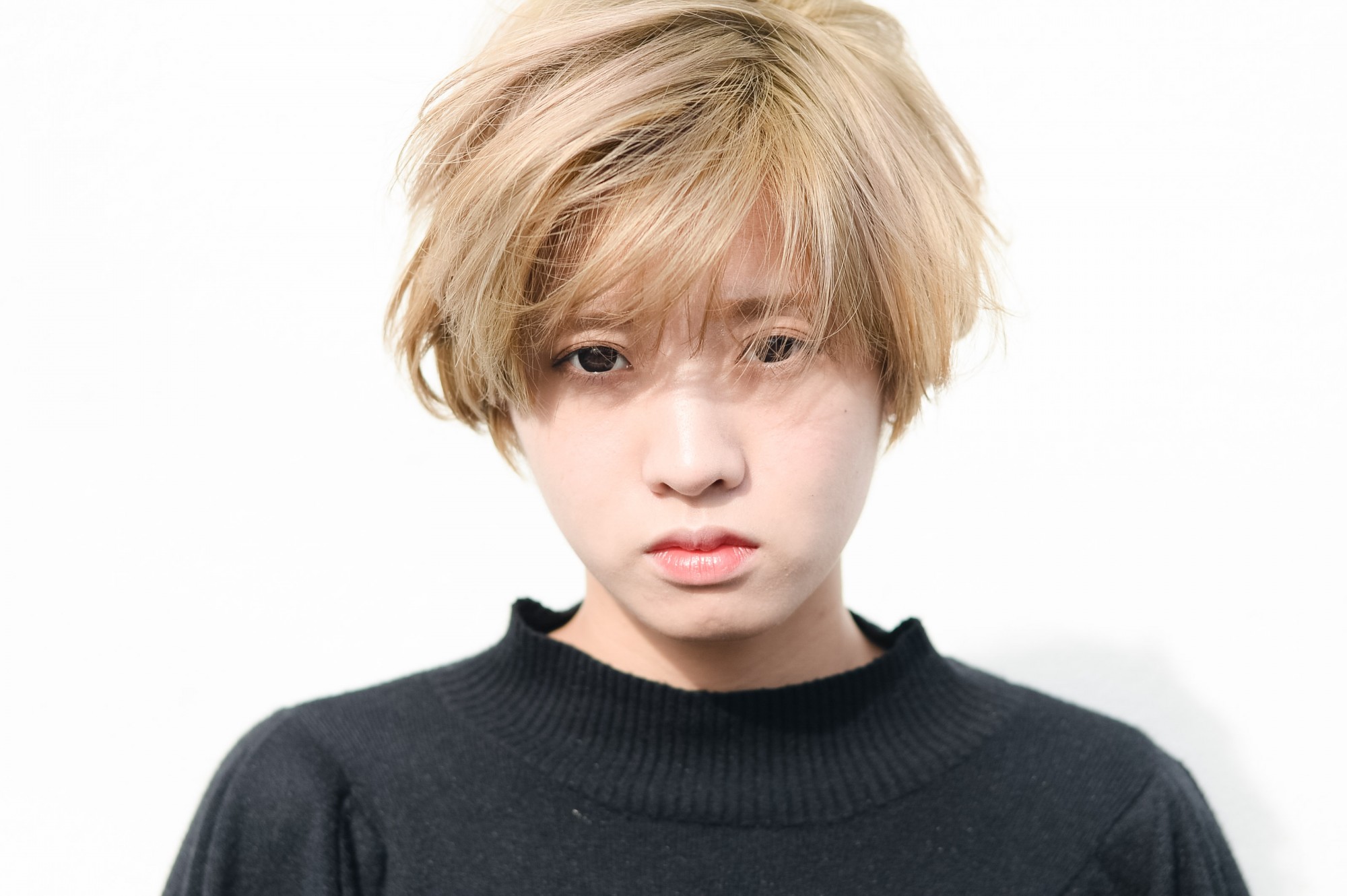 スノーベージュ ショートの髪型 ヘアスタイル ヘアドレ スノーベージュ ショートの髪型 ヘアスタイル ヘアドレ
