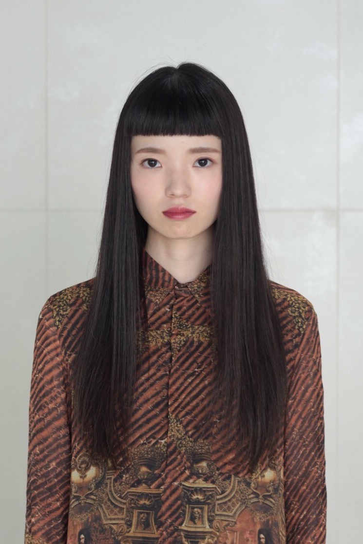 ストレートスーパーロングの髪型 ヘアスタイル ヘアドレ