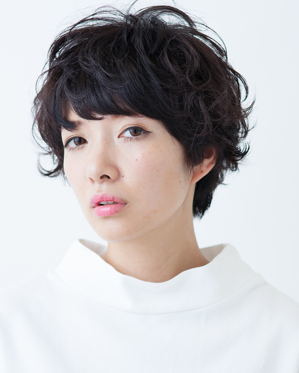 春 髪型 ショート パーマ