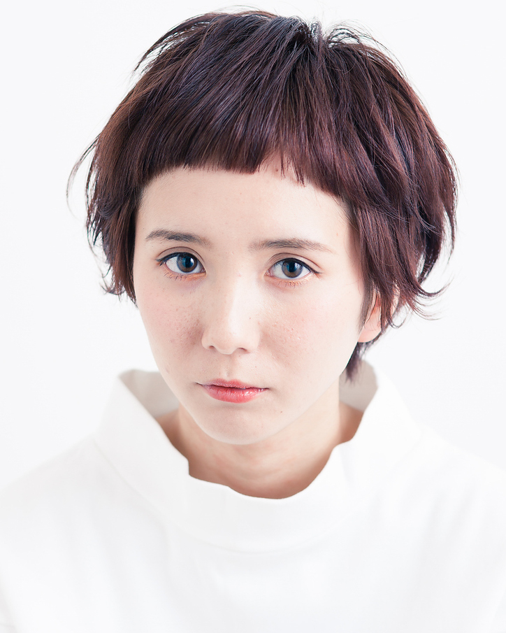 ピンクブラウンショートの髪型 ヘアスタイル ヘアドレ