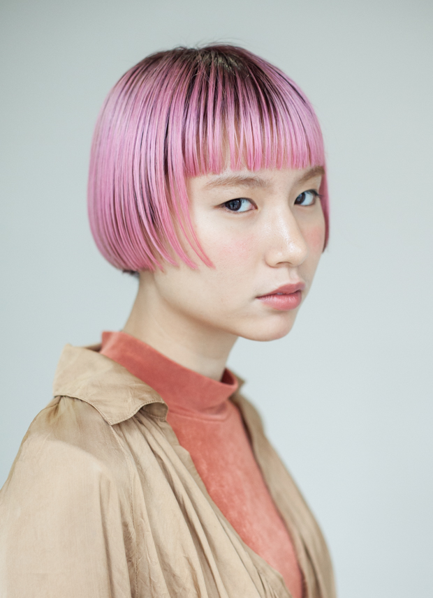 ショートボブ ピンク系カラー ブリーチカラーの髪型 ヘアスタイル