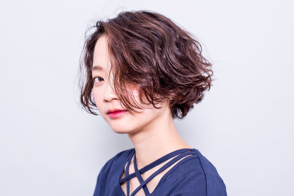 神戸 ナチュラルウェーブ ボブの髪型 ヘアスタイル ヘアドレ