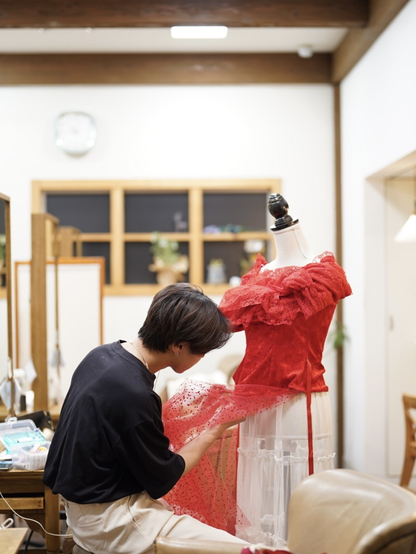 コンテスト衣装の制作風景