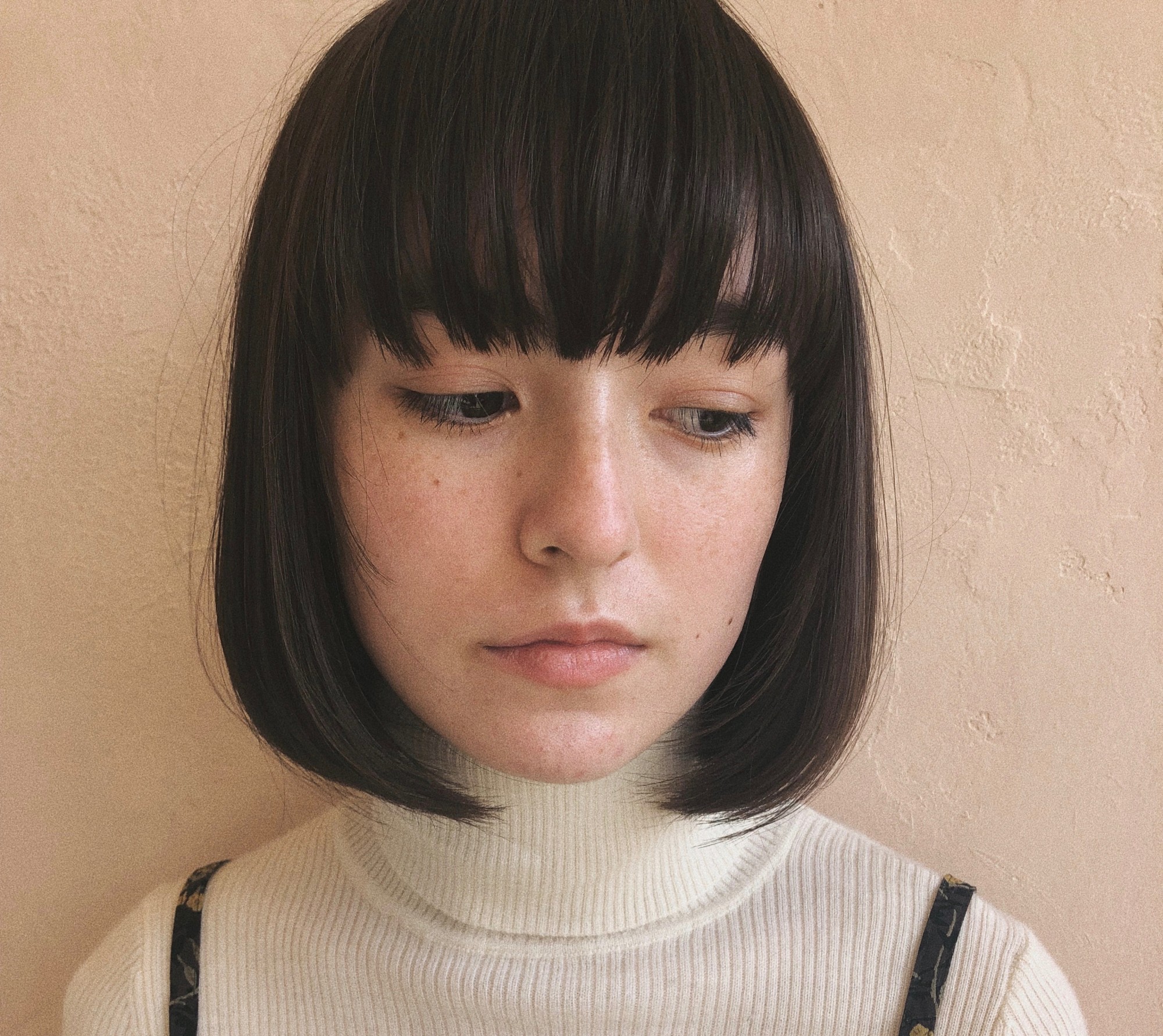 あご下のボブ ストレート の髪型 ヘアスタイル ヘアドレ