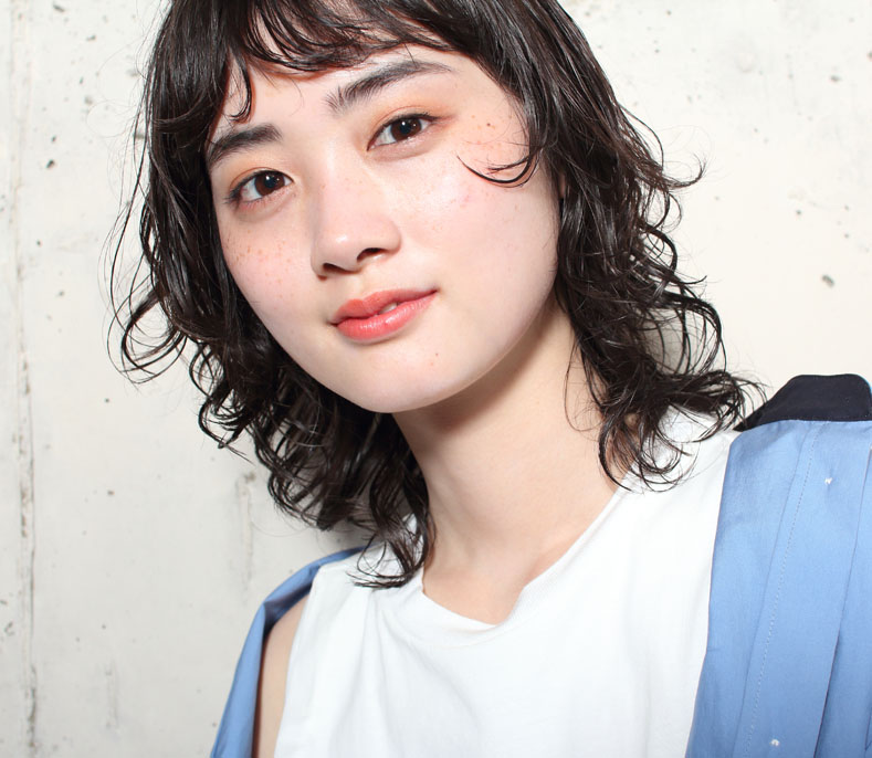 ラフなパーマスタイルの髪型 ヘアスタイル ヘアドレ ラフなパーマスタイルの髪型 ヘアスタイル ヘアドレ