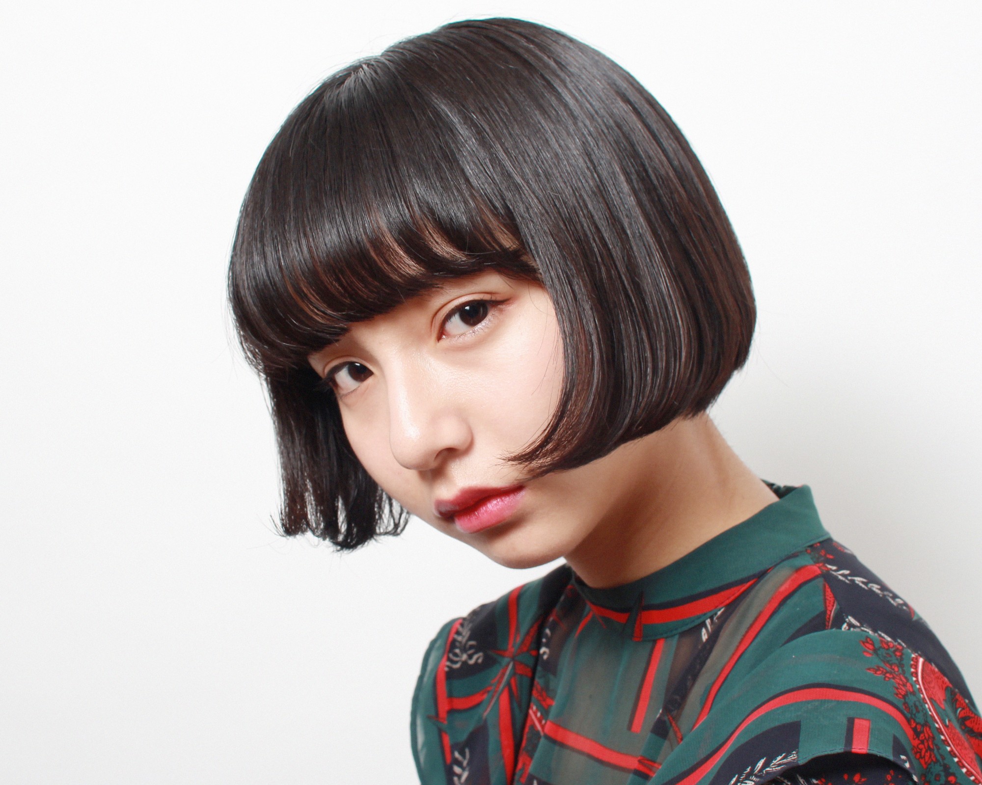 モードボブの髪型 ヘアスタイル ヘアドレ