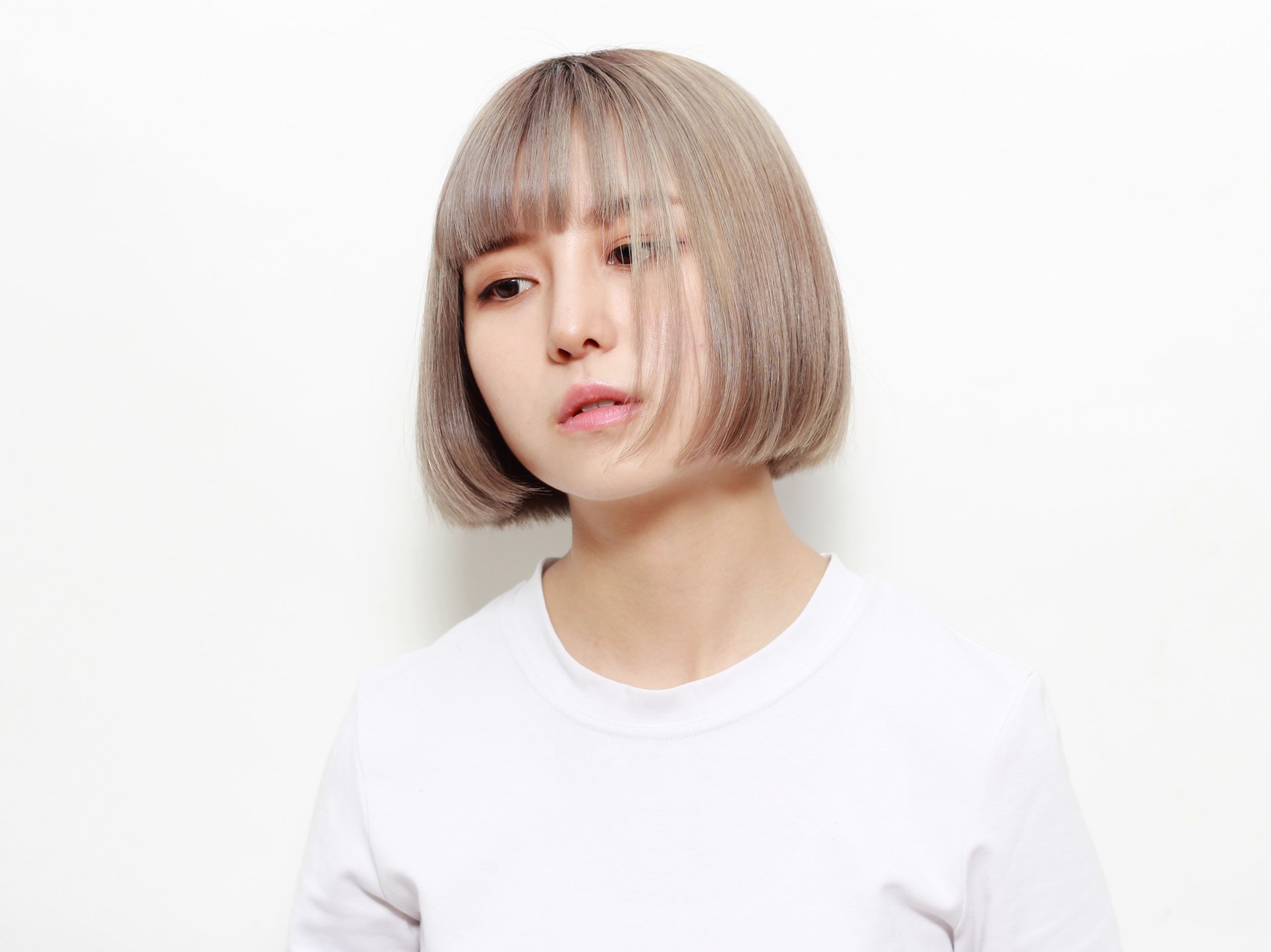 ハイトーンミニボブの髪型・ヘアスタイル ヘアドレ