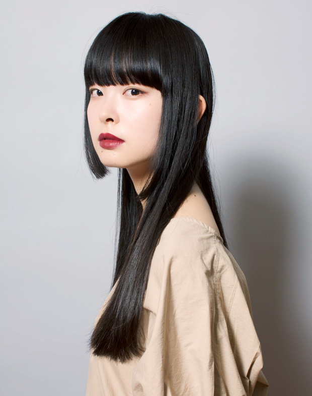 洗練された個性派ロングの髪型 ヘアスタイル ヘアドレ