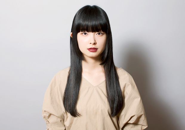 洗練された個性派ロングの髪型 ヘアスタイル ヘアドレ