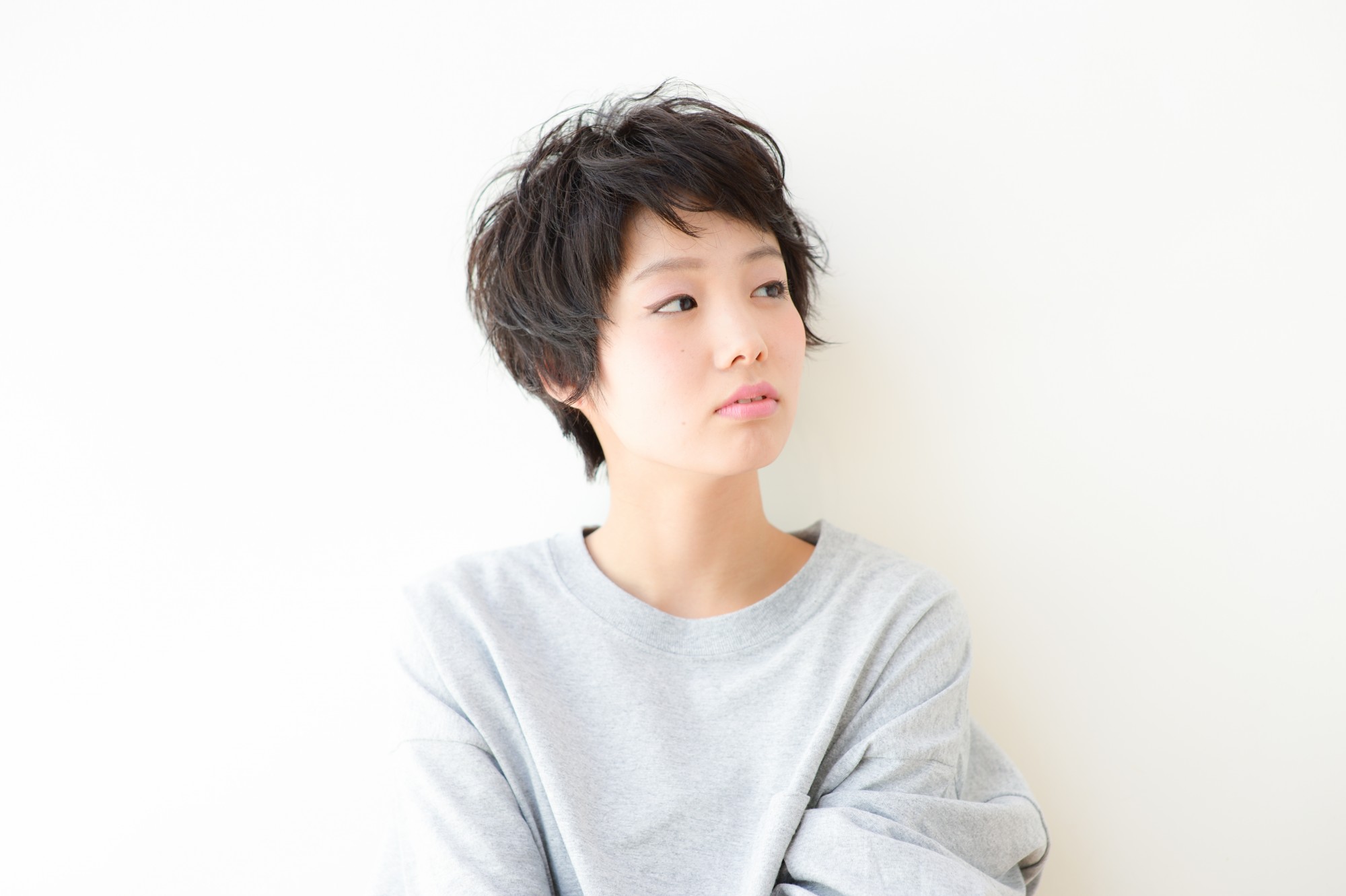 ラフに決まるシンプルなショートの髪型 ヘアスタイル ヘアドレ